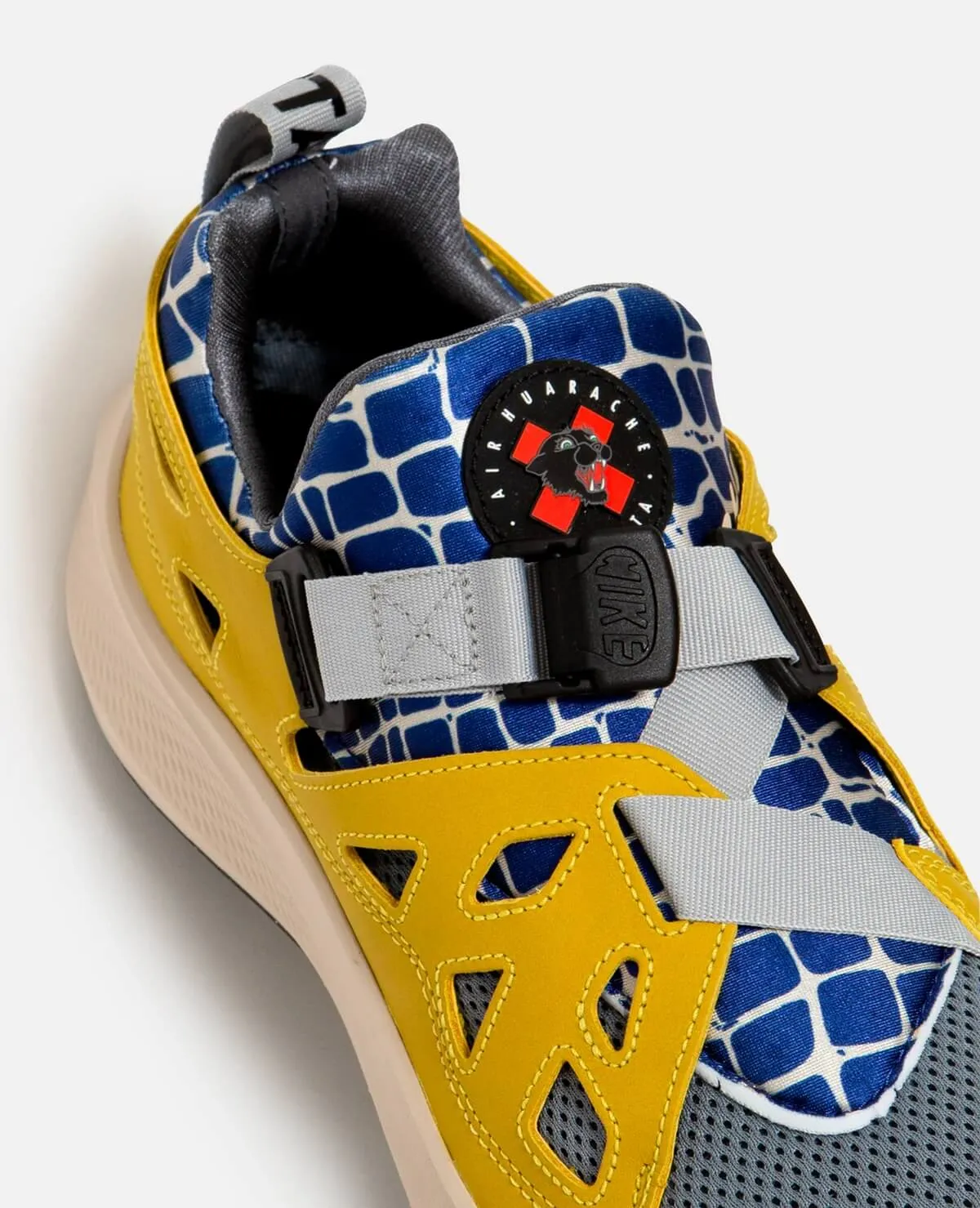 Nike x Patta Air Huarache Plus Black/Cool Grey & Saffron Quartz
